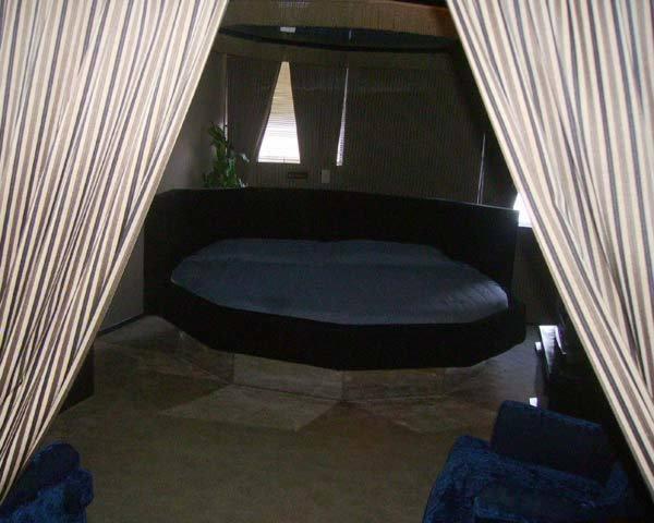 גרינווד Red Carpet Inn Fanta Suites Hotel מראה חיצוני תמונה