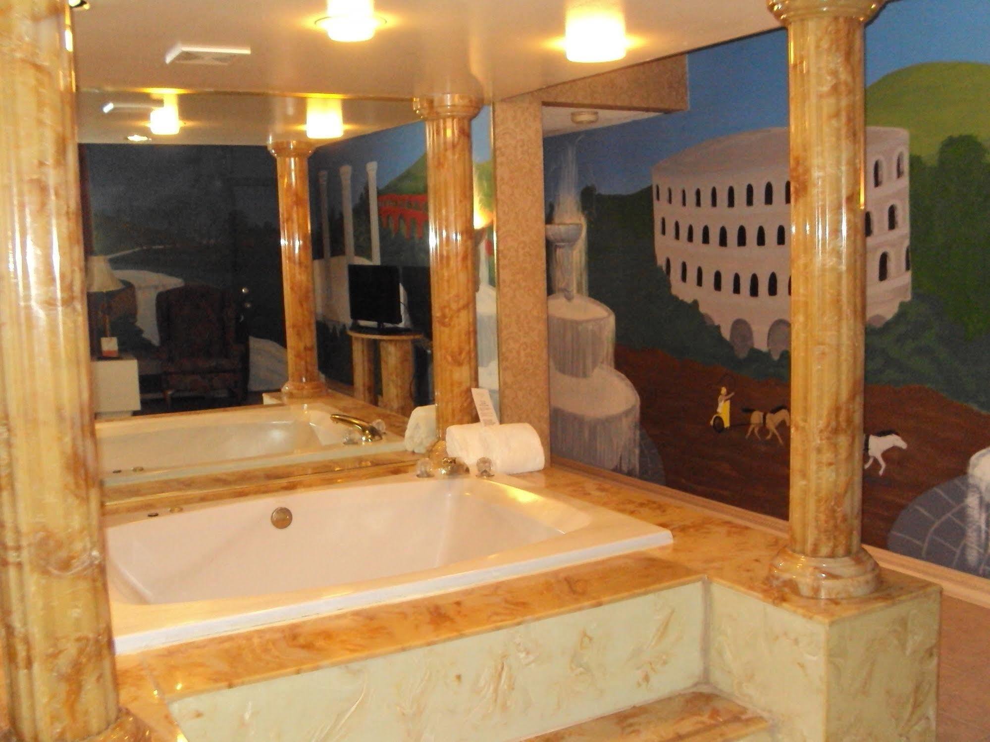 גרינווד Red Carpet Inn Fanta Suites Hotel מראה חיצוני תמונה