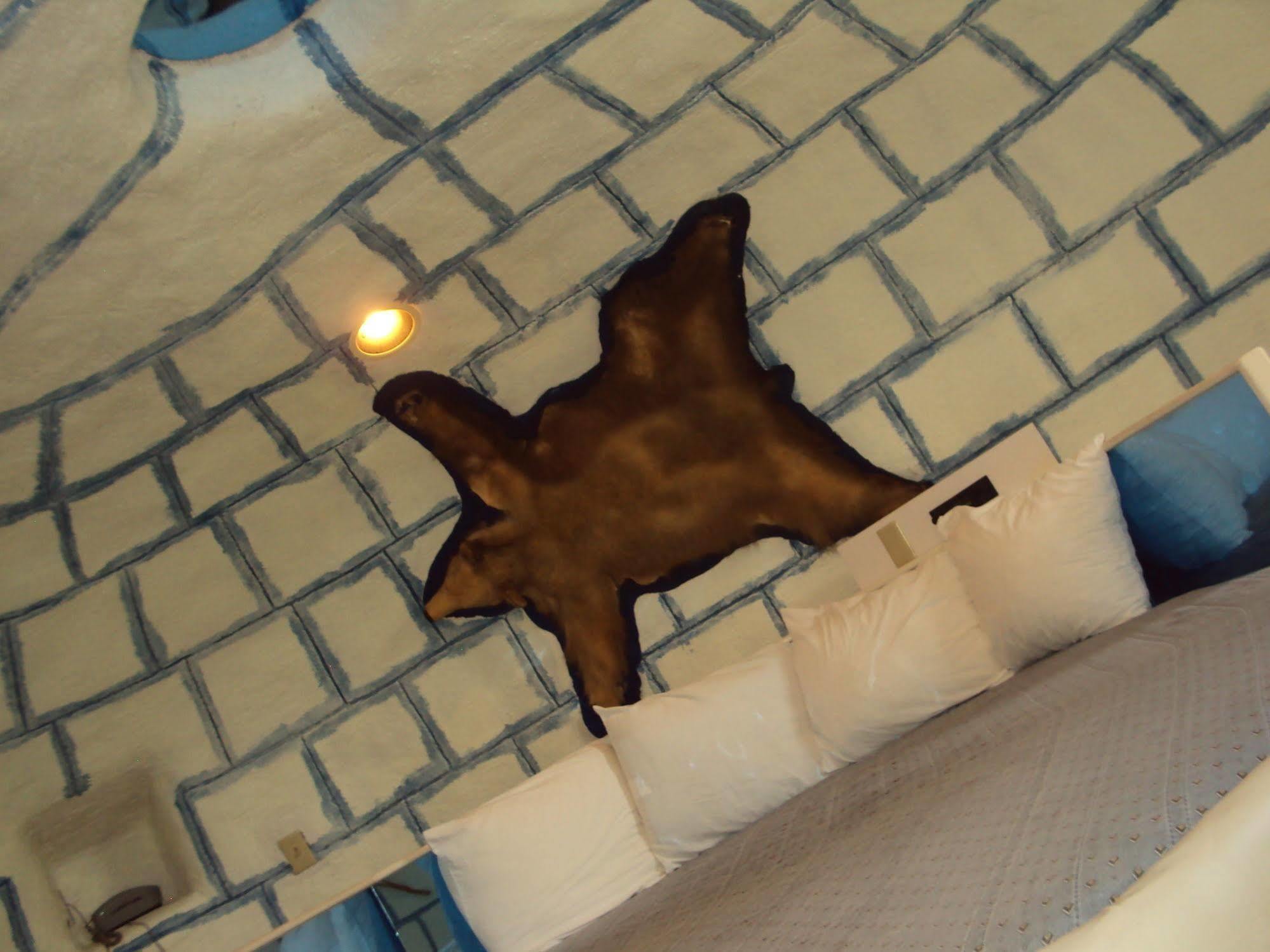 גרינווד Red Carpet Inn Fanta Suites Hotel מראה חיצוני תמונה