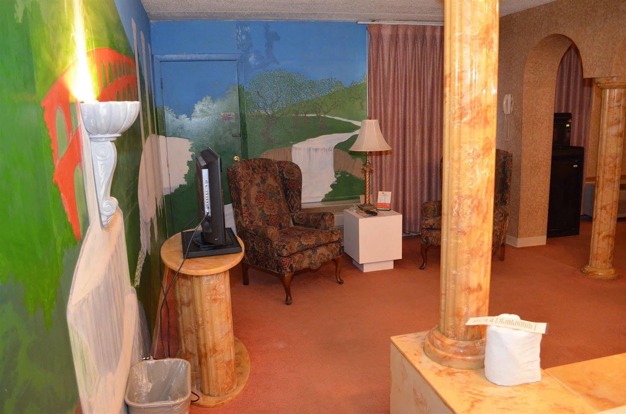 גרינווד Red Carpet Inn Fanta Suites Hotel מראה חיצוני תמונה